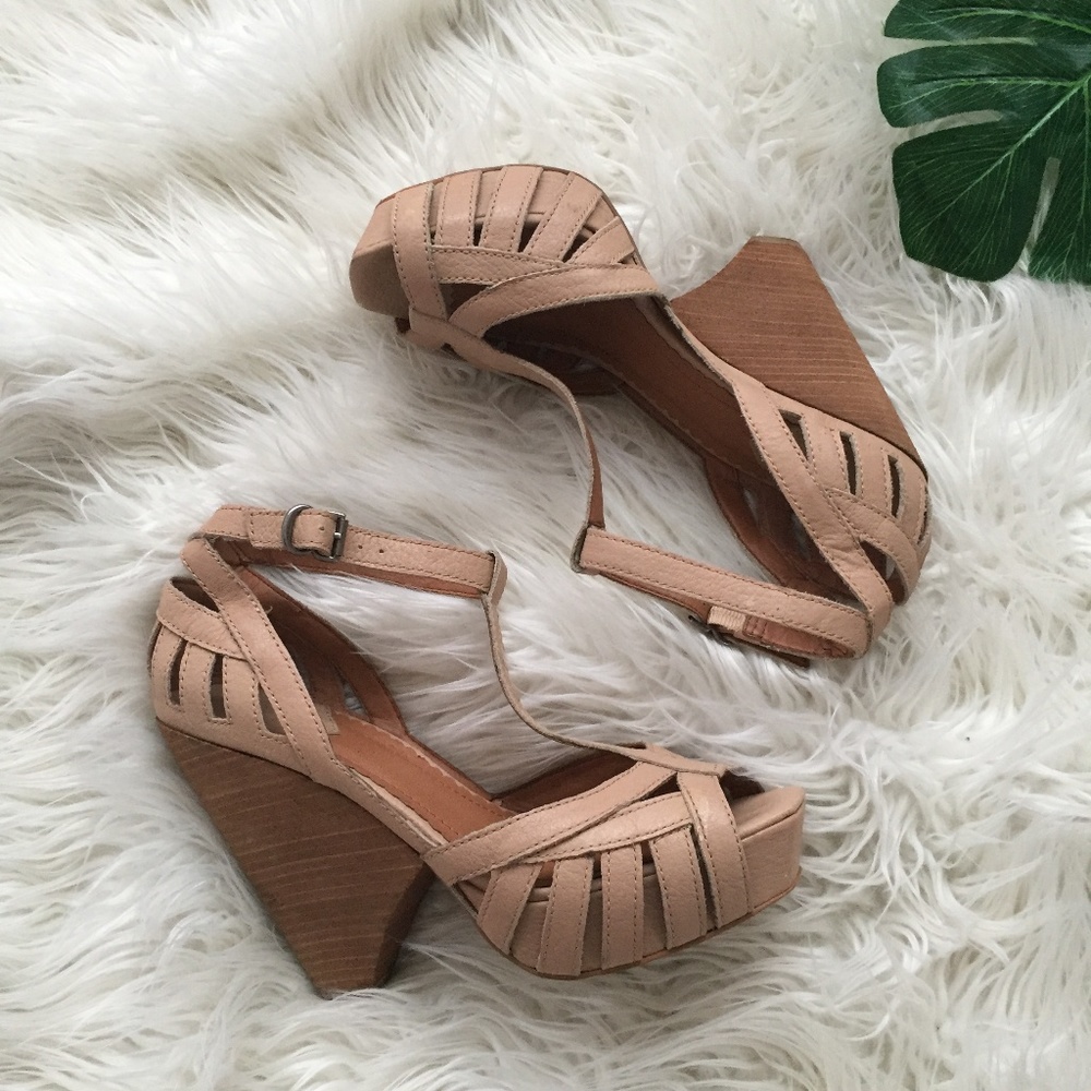 Lucky Brand Wood Platform Heel Sandal!